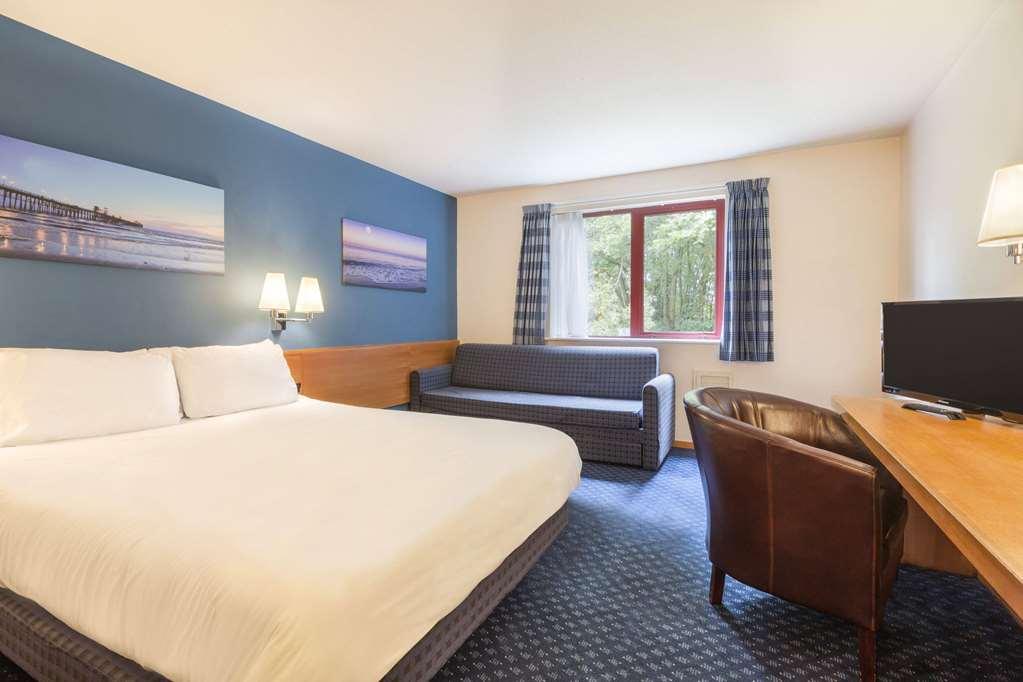Days Inn Magor Bilik gambar